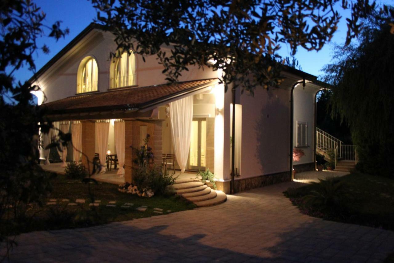 I Salici Marina di Massa Exterior foto